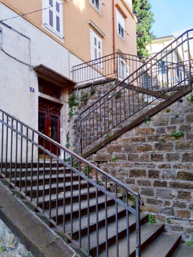 Casa Antica - Historical Apartment In Old City Center Trieste Luaran gambar