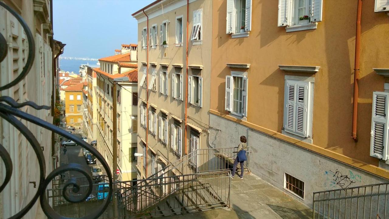 Casa Antica - Historical Apartment In Old City Center Trieste Luaran gambar