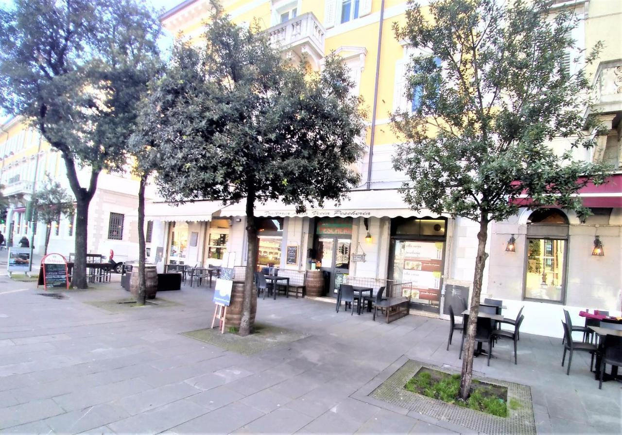 Casa Antica - Historical Apartment In Old City Center Trieste Luaran gambar