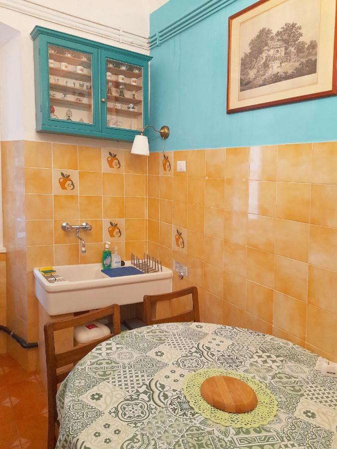 Casa Antica - Historical Apartment In Old City Center Trieste Luaran gambar