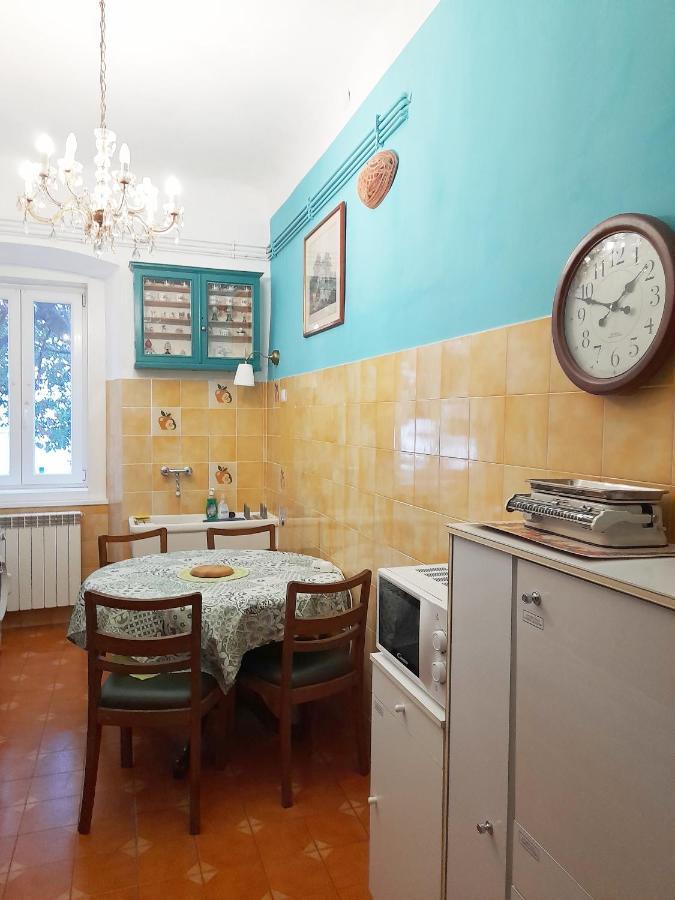 Casa Antica - Historical Apartment In Old City Center Trieste Luaran gambar